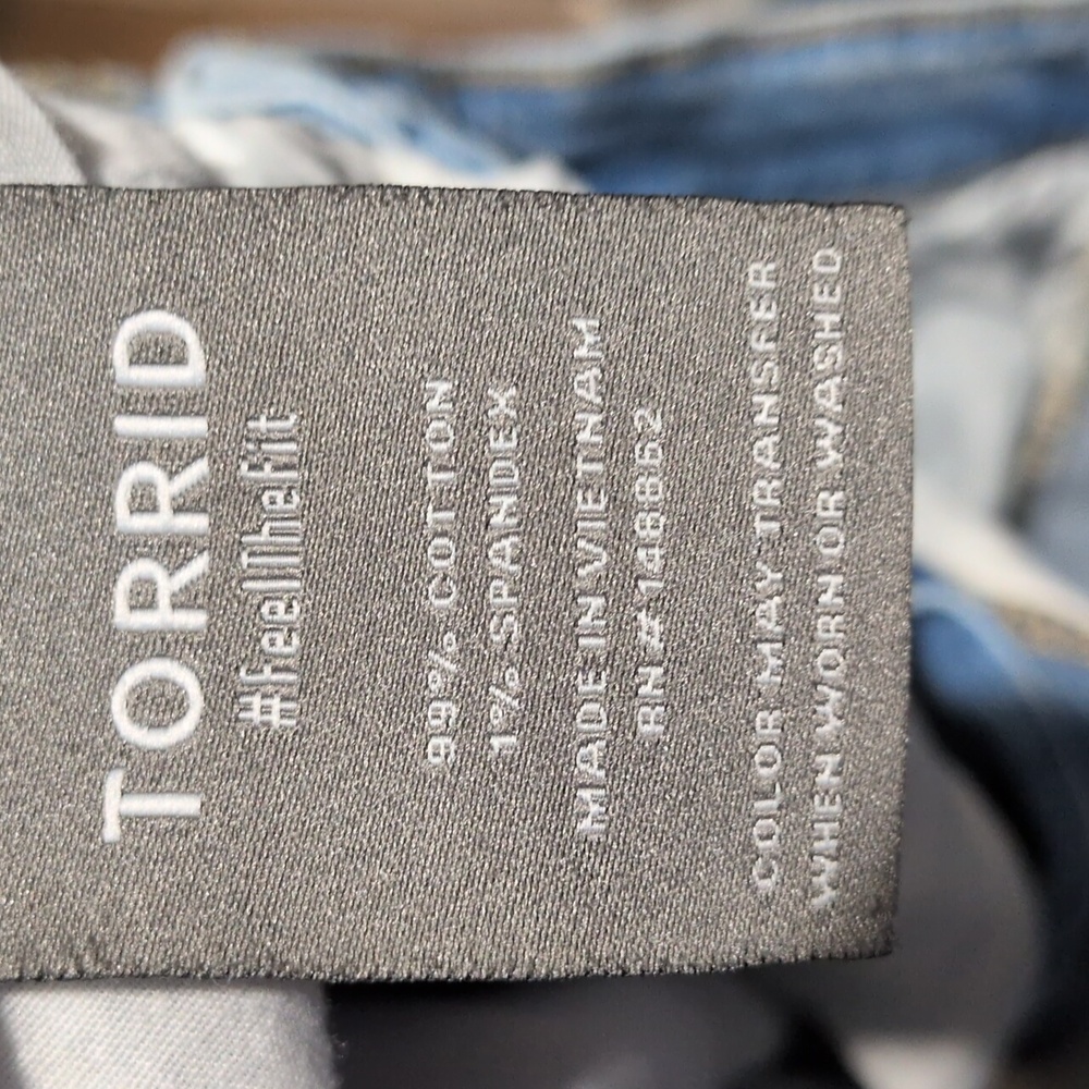✨SOLD✨ Torrid 7" Denim Shorts Sz 14 Vintage Stretch High Rise - Picture 8 of 9